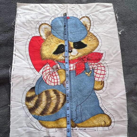 Springs Mills Raccoon Shovel Overall Cut Sew Pillow Fabric Panel 7517 Vintage - Picture 6 of 7